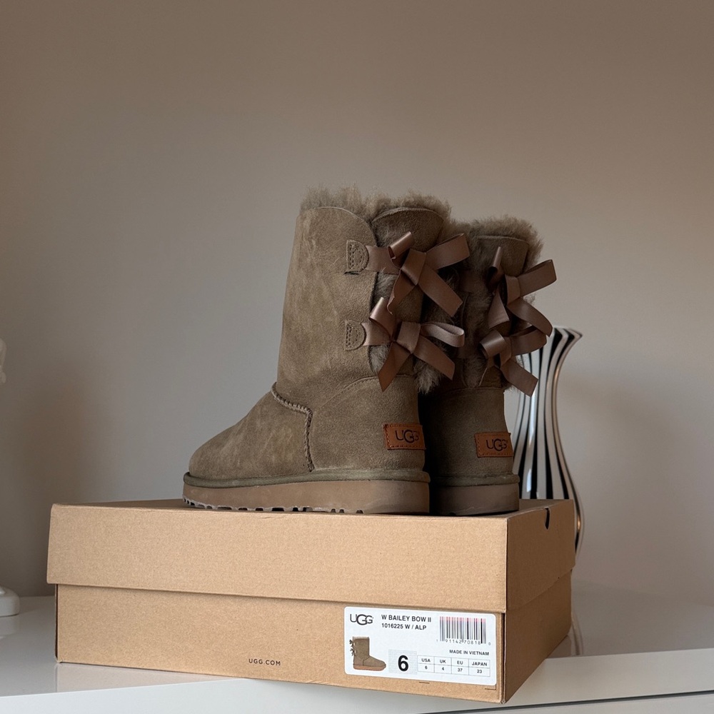 UGG Bailey Bow Boots in brown beige color